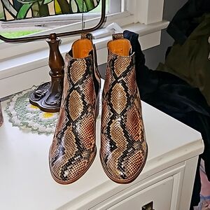 Madewell The Regan Boot in Snake Embossed Leather in Warm Ash Multi Size 10